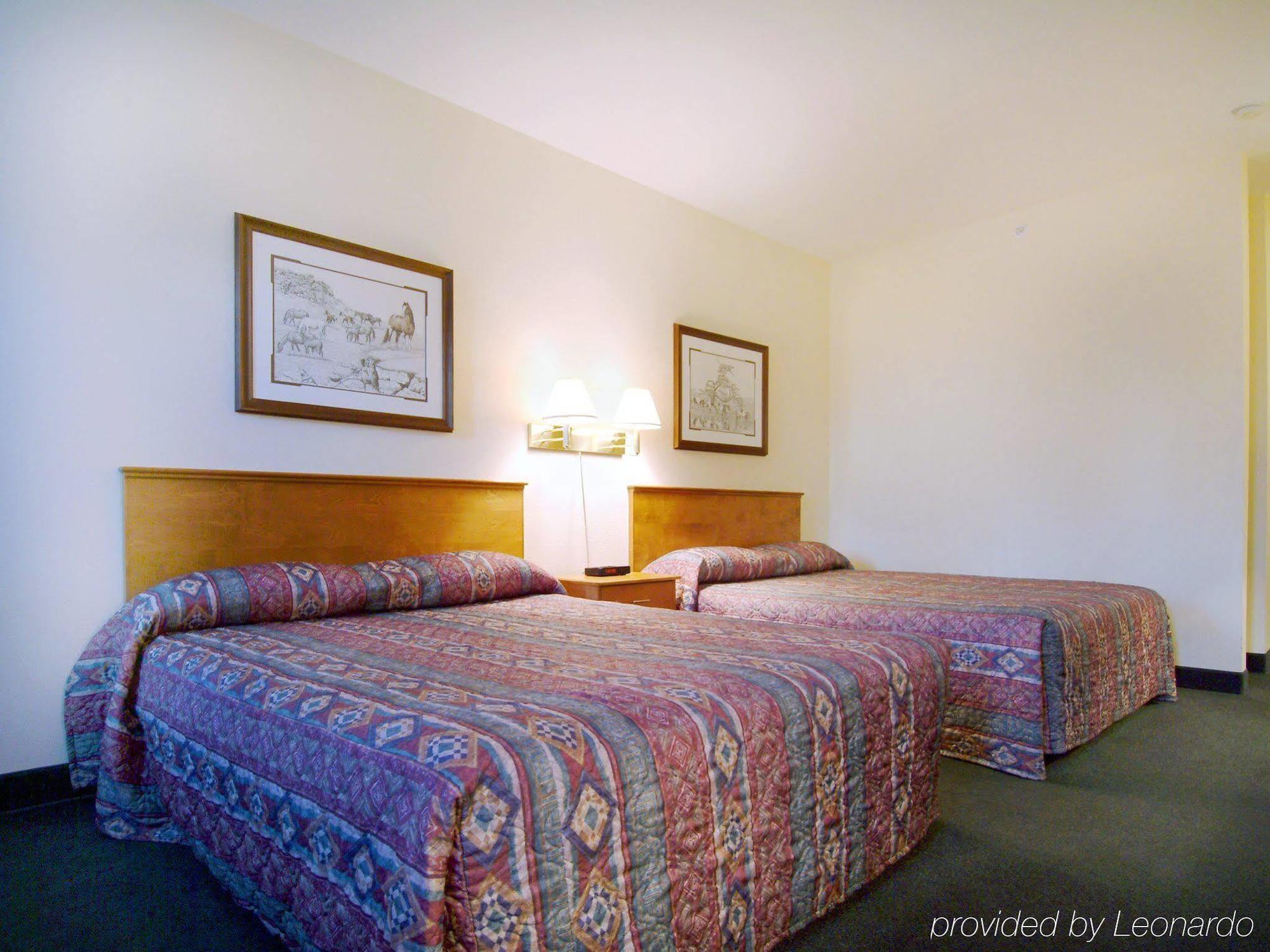 Lakeview Inns & Suites - Okotoks Szoba fotó